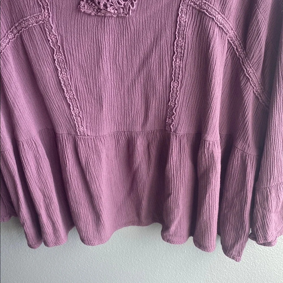 Wallflower Asymmetrical Purple Flutter Sleeve Blouse - Picture 5 of 6